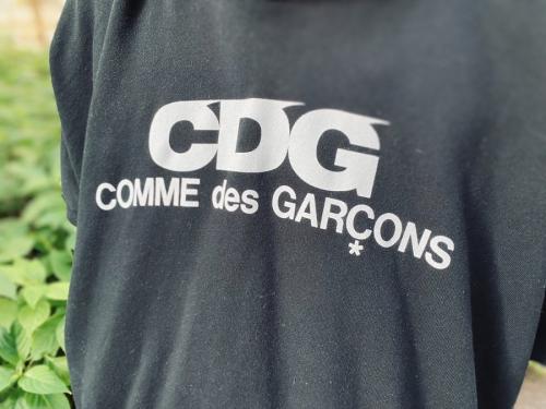 ロゴフーディーポンチョのSZ-T018