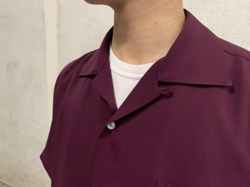 ユナイテッドトーキョーのオープンカラーシャツ