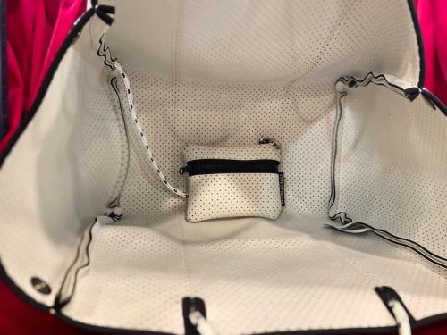 ステイトオブエスケープのトートバッグ