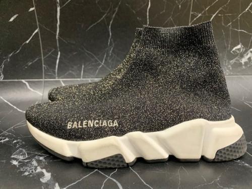 バレンシアガのSPEED TRAINER