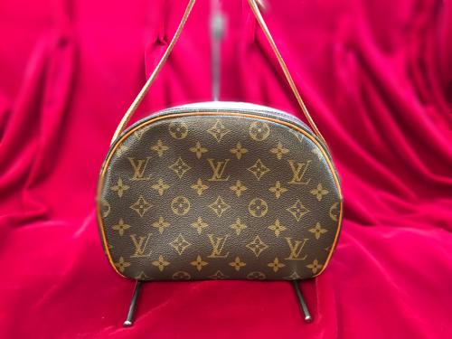 LOUIS VUITTON 　のルイ ヴィトン　