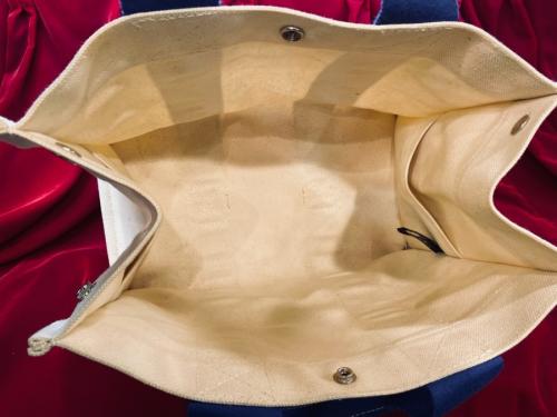 エルメスのキャンバストートバッグ