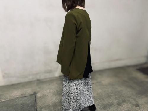 クラネのバックプリーツレイヤードトップス