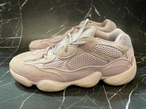 adidasのアディダス