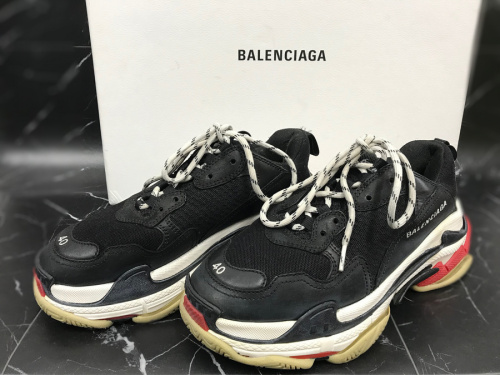 スニーカーのBALENCIAGA
