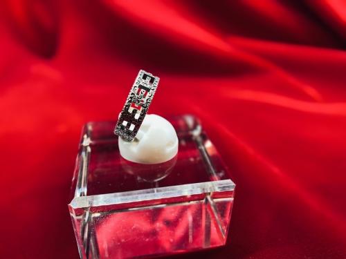 グッチのスクエアG シルバーリング