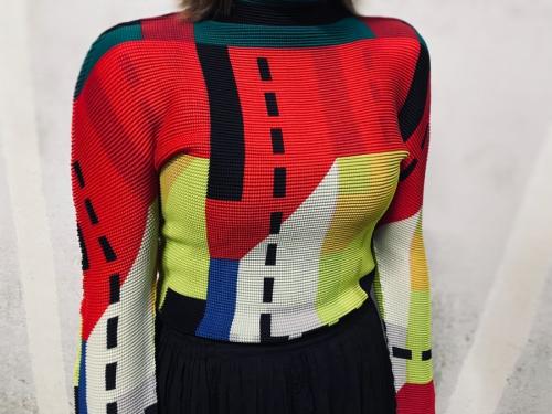 総柄プリーツカットソー