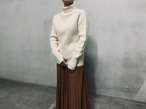 アンデルセン アンデルセンのタートルネックニット