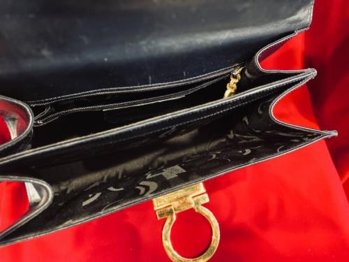 ガンチーニショルダーバッグのバッグ