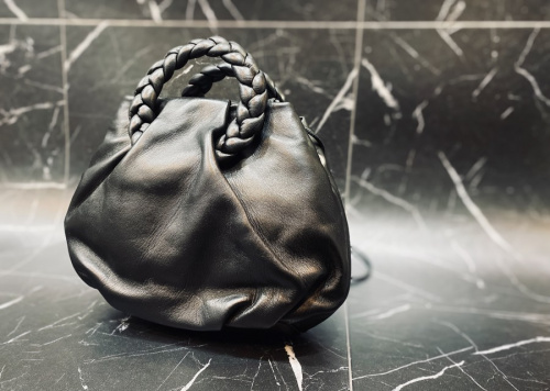 コラボ・別注アイテムのHEREU