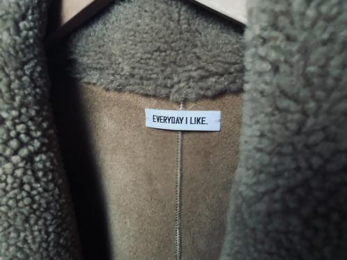 エブリデイアイライクのムートンチェスターコート