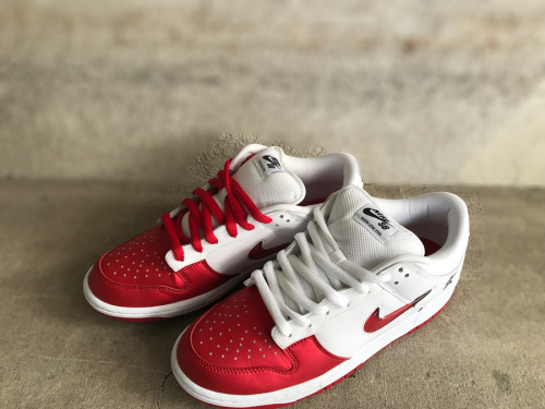 ストリートブランドのSUPREME×NIKE