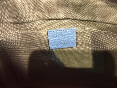 グッチのGGキャンバスショルダーバッグ