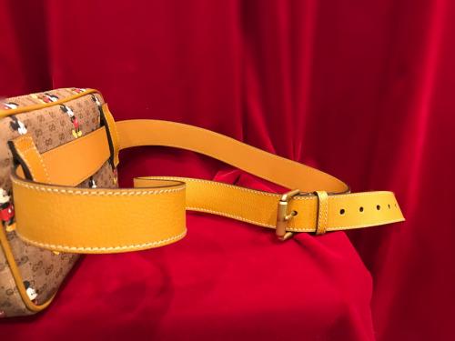 グッチ × ﾃﾞｨｽﾞﾆｰのミニGGスプリームジップアラウンドウォレット