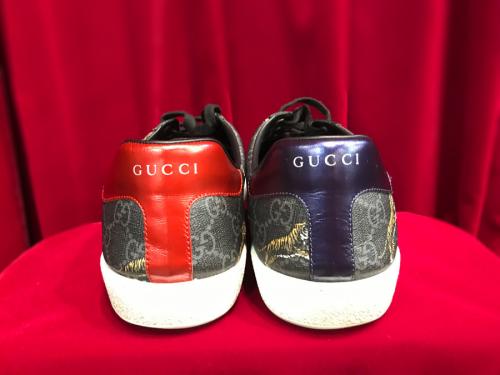 グッチのGGスプリームタイガースニーカー