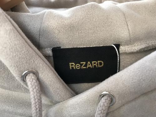 エコスウェードロゴフーディーの2506AK300140