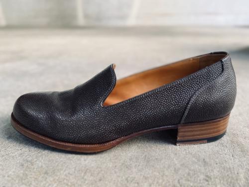 ポストプロダクションのレザーローファー/NORM