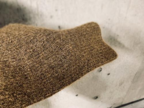 リブモヘアハイネックセーターのHKT26-RMK