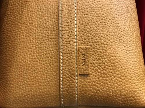 ヴァジックのボンドバッグ