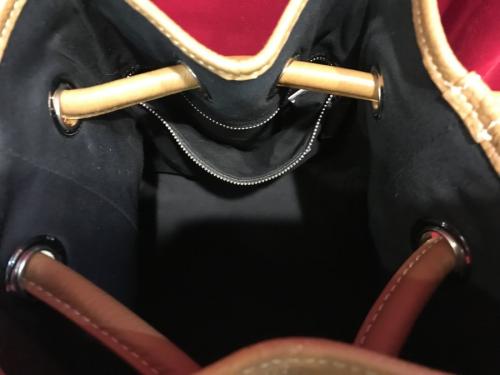 ボンドバッグのBOND