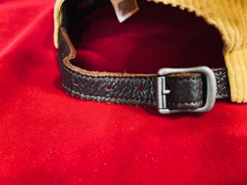 コーデュロイキャップのキャップ