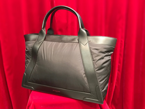 ラグジュアリーブランドのBALENCIAGA