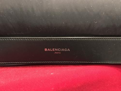 バレンシアガのネイビーカバスMトートバッグ