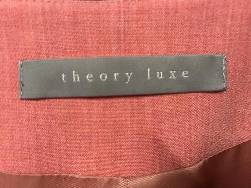 セオリー　リュクスの22SS コクーンシルエットミドルコート