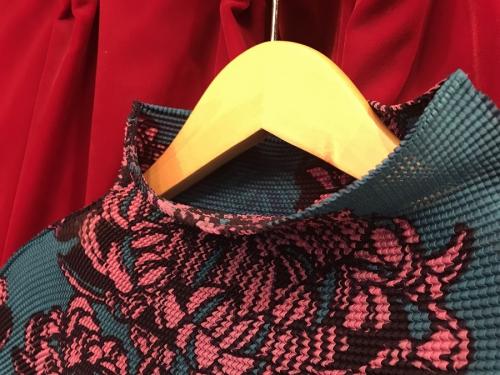 プリーツブラウスの買取強化中！