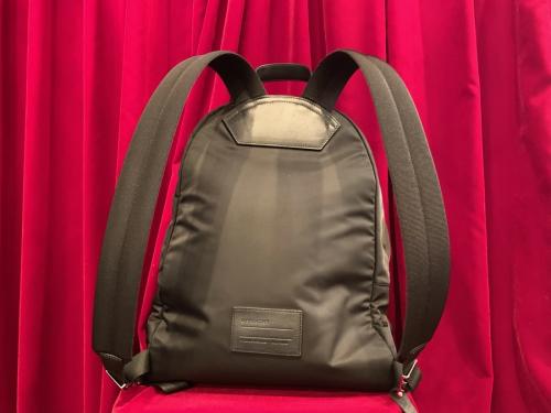 GIVENCHYのジバンシー