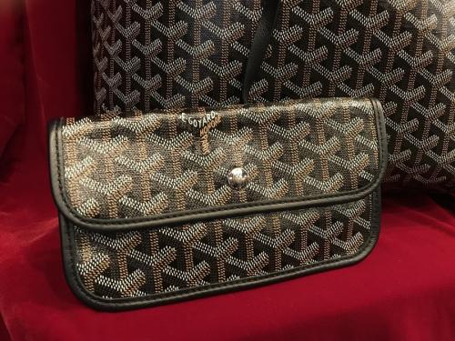 ゴヤールのブラック サンルイPM