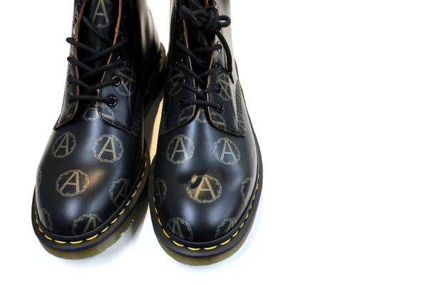 Supreme × UNDERCOVER×Dr.Martens 最強コラボ！[2017.05.01発行]｜トレ