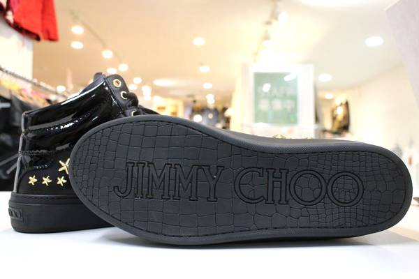 JIMMY CHOO/ジミーチュウからゴールドのスタッズがイケてる