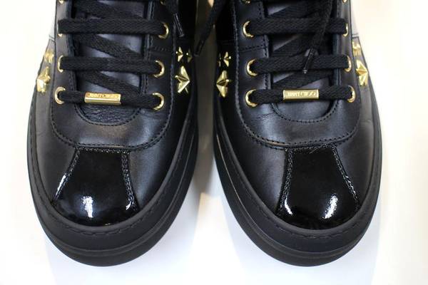 JIMMY CHOO/ジミーチュウからゴールドのスタッズがイケてる