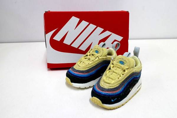 Nike ナイキからとっておきのかわいい一足入荷です 18 05 08発行