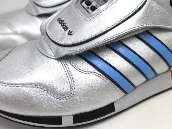 近未来スニーカーの代表格adidas/アディダスよりMICRO PACER 近未来スニーカーの代表格adidas/アディダスよりMICRO PACER