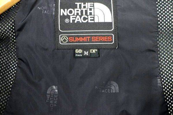 昨日のご紹介に引き続き！！！THE NORTH FACEより廃盤モデルのサミット 