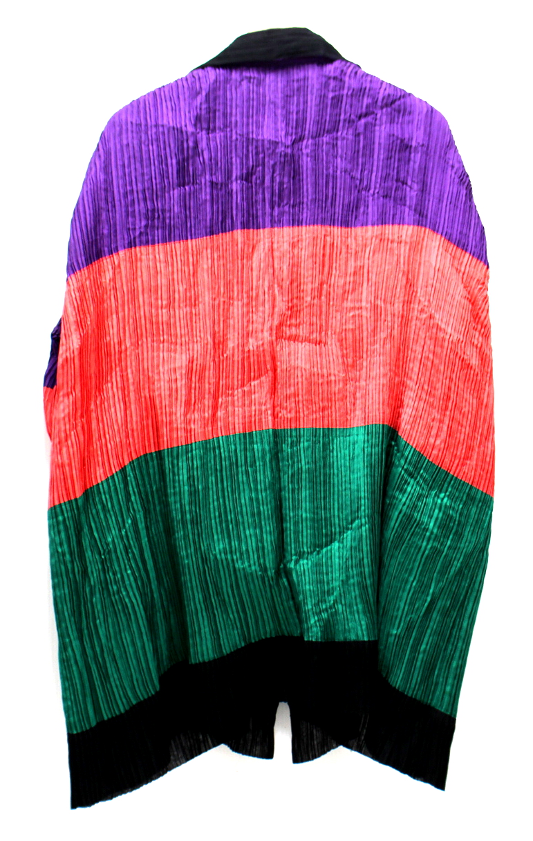 イッセイ・ミヤケ　フーシャ色のゴージャスジャケット（美品） ISSEY MIYAKE】Made in Japan collarless jacket（イッセイ