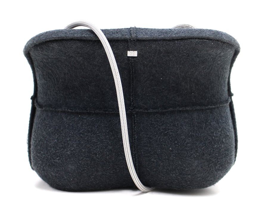 ★CHANEL/シャネル IDENTIFICATION シルク&カシミヤ Vネック プレート装飾 ニット セーター 七分袖 トップス CHANELシャネル『IDENTIFICATION ムートンジャケット size40