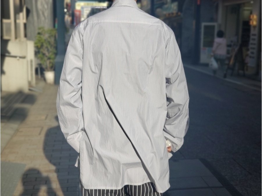 HED MAYNER/ヘド メイナー】よりサイドスリットボタンストラップ