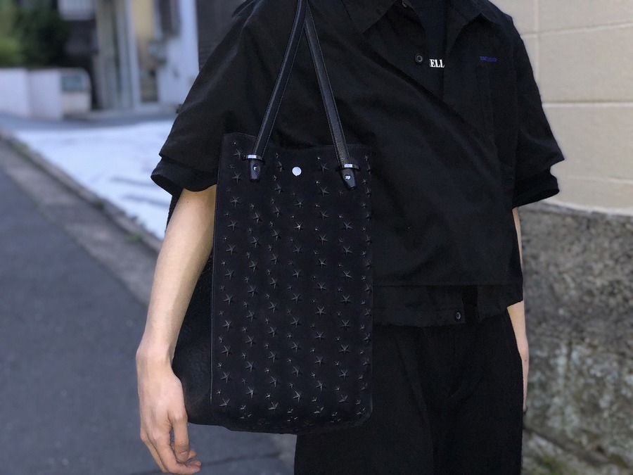 JIMMY CHOO/ジミーチュウー】よりスウェードスタッズトートバッグ入荷