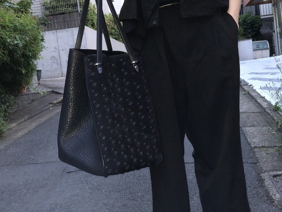 【美品】Jimmy Choo(ジミーチュウ)スウェードトートバッグ JIMMY CHOO/ジミーチュウー】よりスウェードスタッズトートバッグ入荷