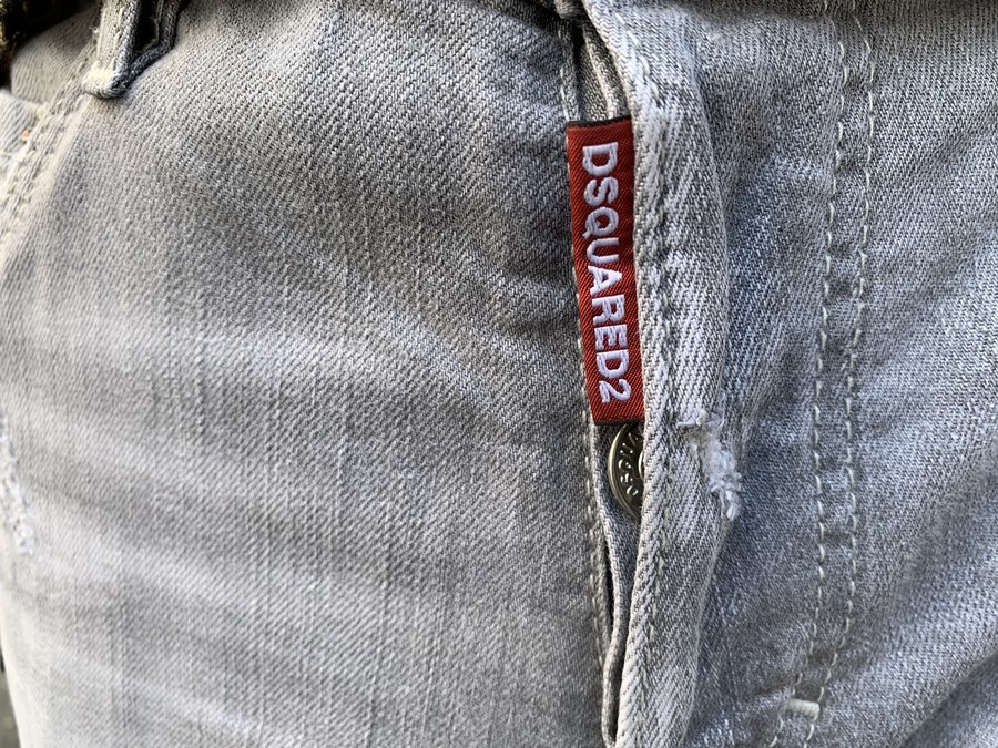 DSQUARED2/ディースクエアード】よりスキニーデニムパンツのご紹介
