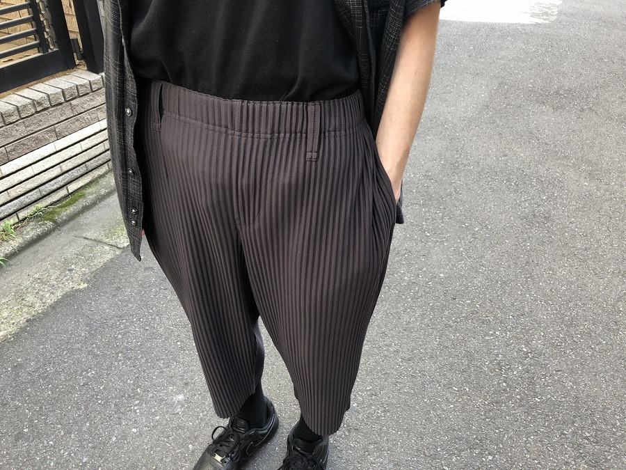 HOMME PLISSE Issey Miyake プリーツパンツ 黒 - スラックス