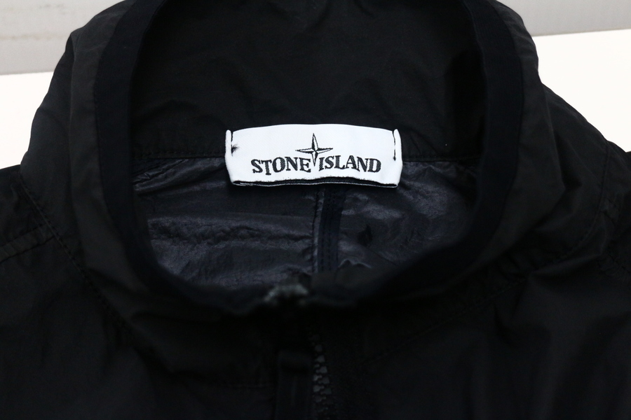 ジャケット・アウター Stone  lamy velour nylon STONE ISLAND/ストーンアイランド】よりナイロンスタンドカラー
