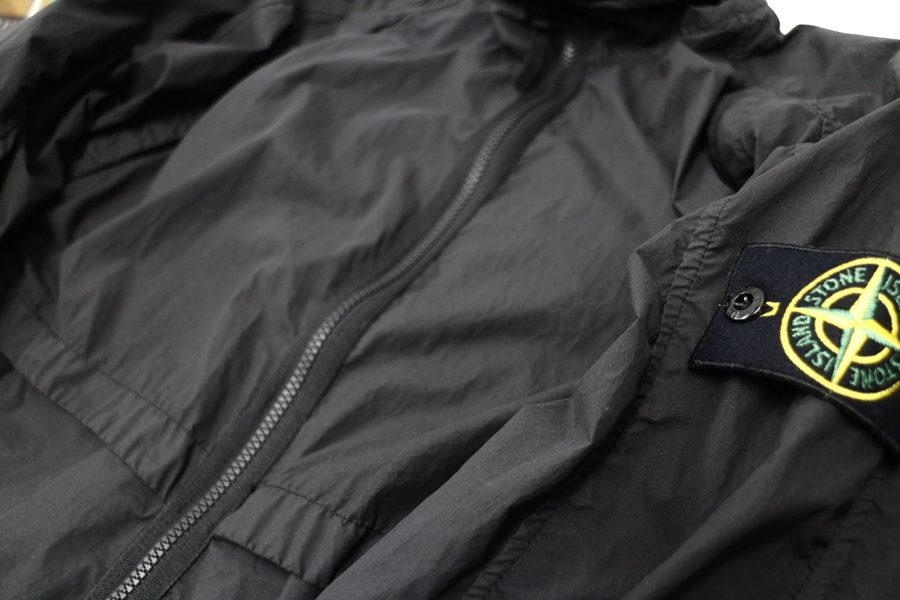 STONE ISLAND/ストーンアイランド】よりナイロンスタンドカラー