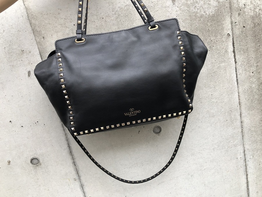 VALENTINO GARAVANI/ヴァレンティノガラヴァーニ】よりスタッズ
