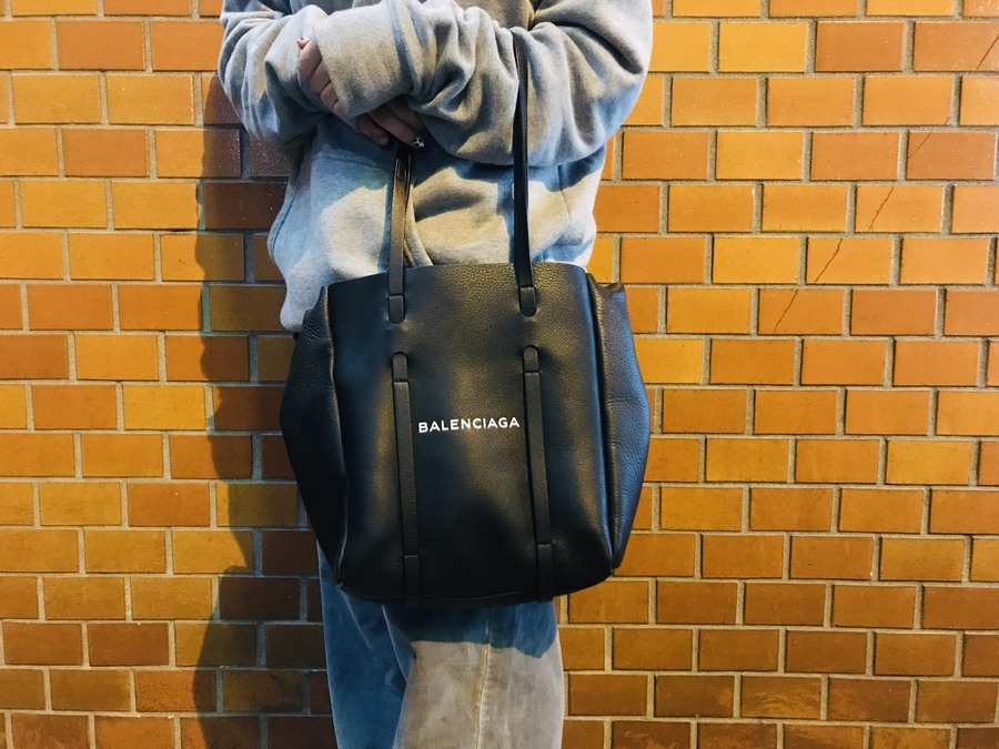 BALENCIAGA ｴﾌﾞﾘﾃﾞｲｷｬﾝﾊﾞｽﾄｰﾄXS最終値下げ