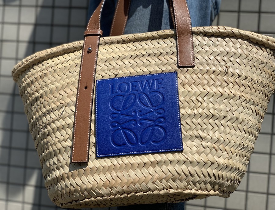 人気ラグジュアリーブランド【 LOEWE / ロエベ】より カゴバッグを買取