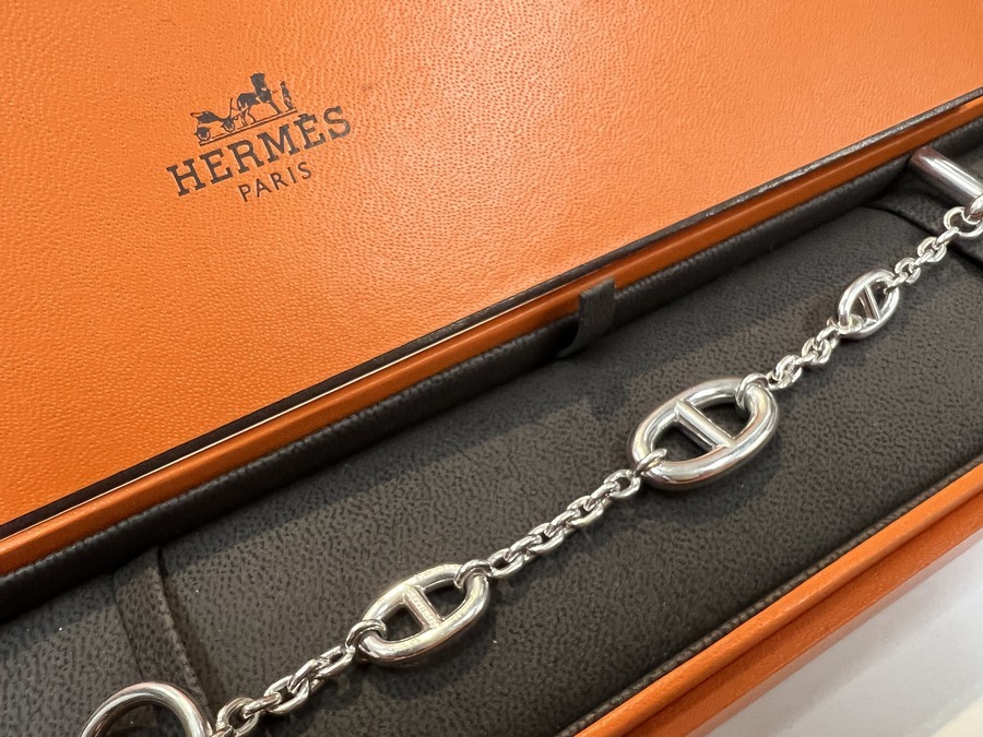 世界的ラグジュアリーブランド【HERMES / エルメス】 より